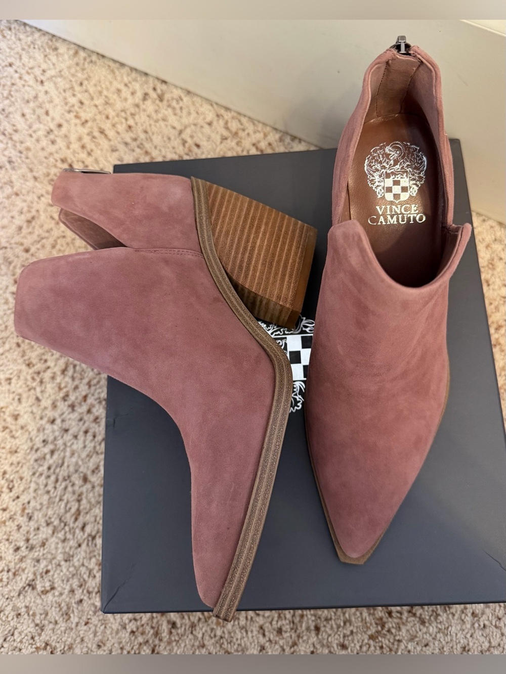 NWB Vince Camuto Gigietta Suede Block Heel Booties, Pink, Size 8.5/39 - Picture 6 of 9